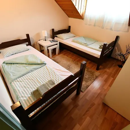 Апартаменты Smestaj Simovic *